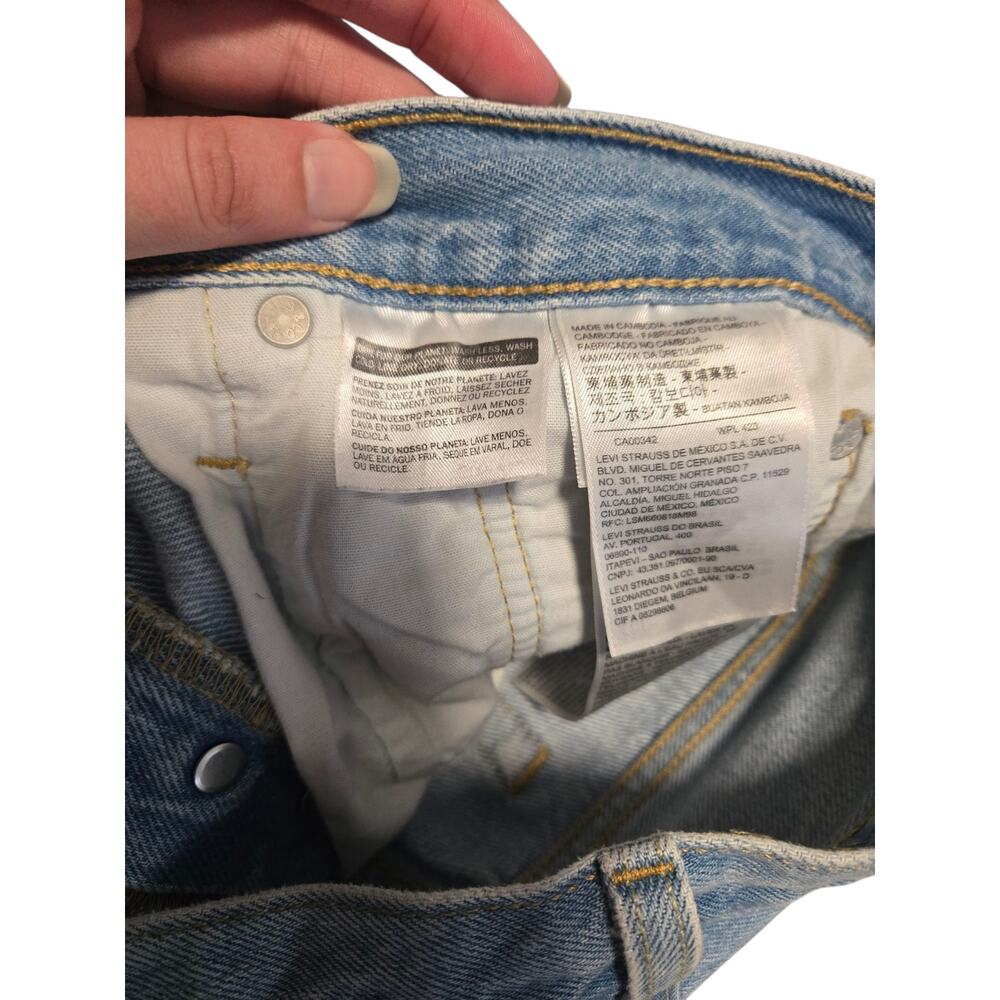 Levi's 501 light denim shorts, size W27 - Picture 4 of 4